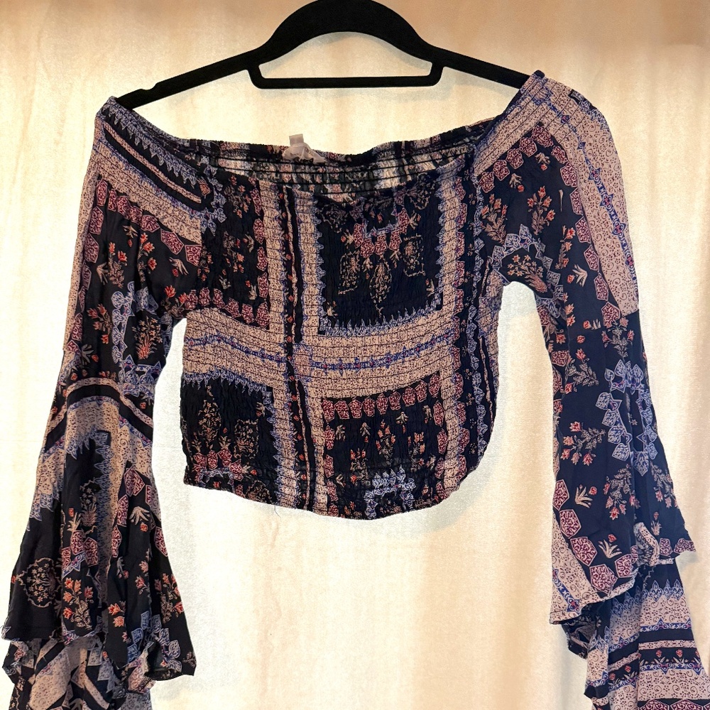Long Sleeve Cropped blouse